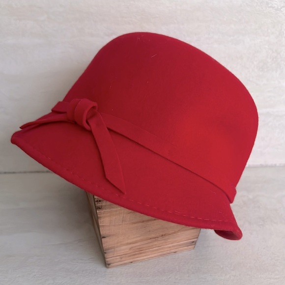 Lord & Taylor wool hat red with bow - Picture 1 of 6